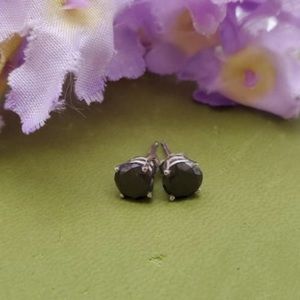 10KT White Gold Stud Earrings with Black Stones 0.94 Grams